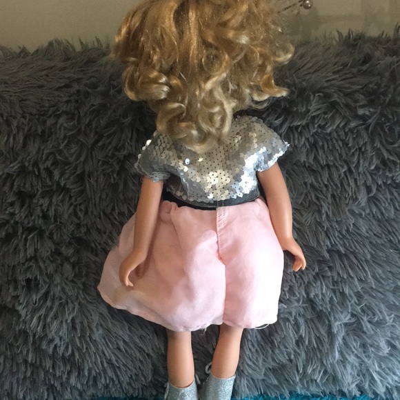 A journey doll - Picture 2 of 4